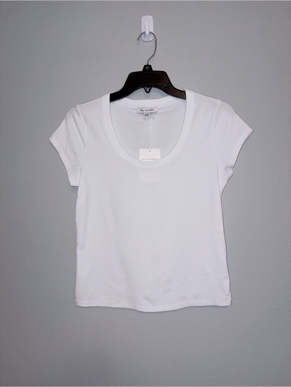 Free Assembly Scoop Neck T-Shirt Size S
